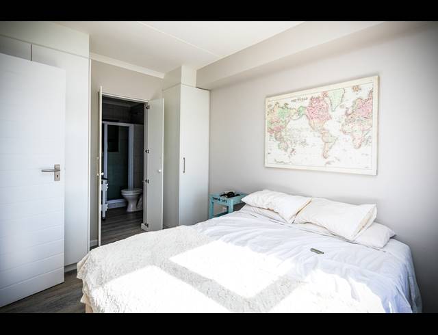 1 BEDROOM APARTMENT FOR SALE IN TABLE VIEW